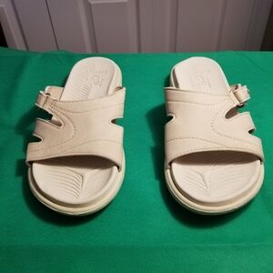 Pair KuaiLu Beige Comfort Sandals Arch Support Women Size 7.5